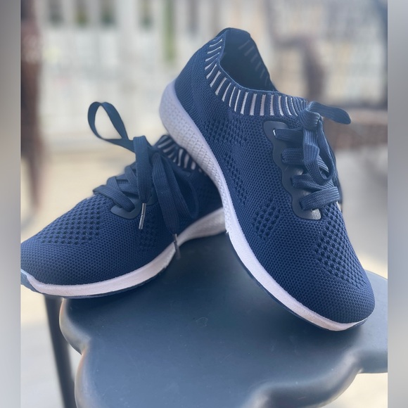 Danskin Women's Peace Two-Toned Sneaker Women's Shoes - Picture 9 of 11